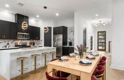 Chic 4BR Getaway Near NRG TMC - Foto 7