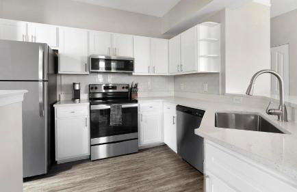 Landing Apartments Jacksonville - Windy Hill - Photo 11