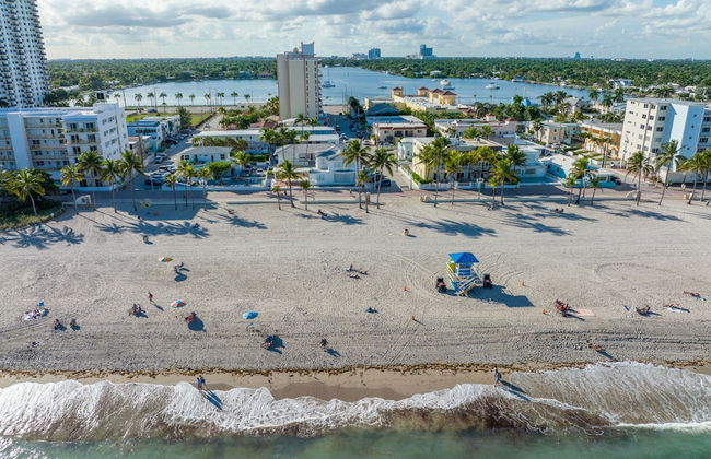 Palm Lined Oasis Walk To Beach - Foto 25