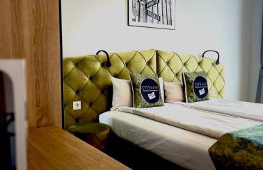 Boardinghouse City Home - Living - Photo 58