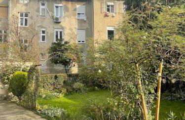 Mima's Place - Photo 9