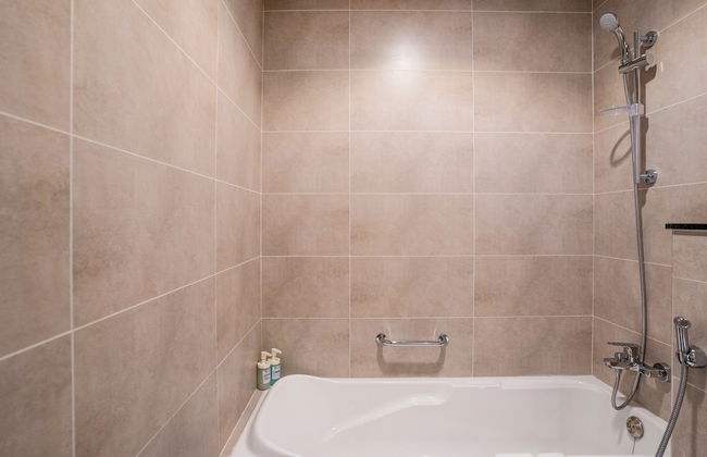 Tanin - Stunning Dubai Skyline View From this Sleek Studio - Photo 11