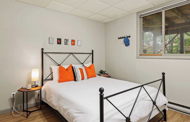 Emerald Bluff by Avantstay Lake Views, Deck, Fire Pit, Game Room - Photo 41