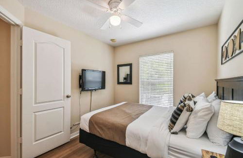 Cozy family Home 5b3b Private Pool 11Mil Disney - Foto 76