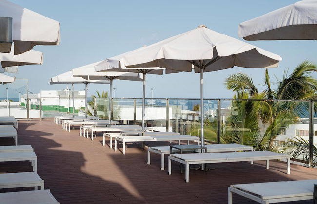 Plus Fariones Apartamentos - Photo 61