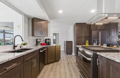 Charm and Old Florida Vibe , Heated Pool & Spa - Villa Parisian Paradise - Roelens - Photo 14