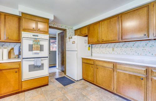 12 Mi to Castle Rock Lake Serene New Lisbon Home! - Foto 8