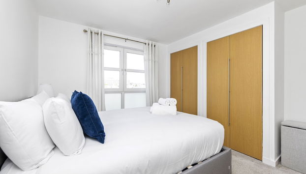 JOIVY Stunning 2-Bed Flat W/ Free Parking - Foto 4, Habitación