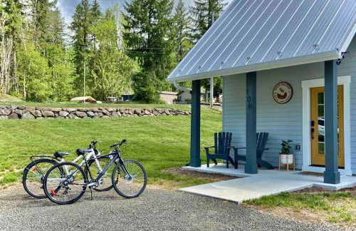 Romantic Cozy Cabin Walk to lake Hot tub Bikes Kayaks Grill - Foto 9