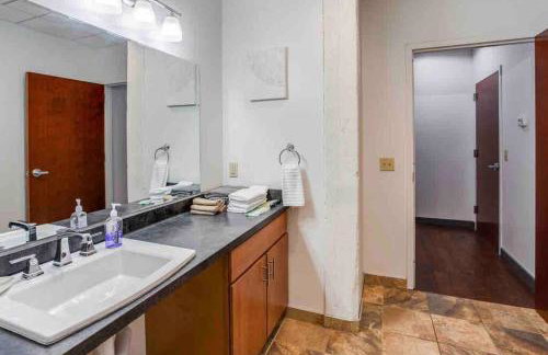 Modern Loft Style on Monroe by Dwtn & Park ave - Foto 8