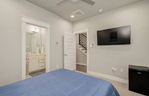 Luxurious Med Cntr/NRG Townhome - Photo 6