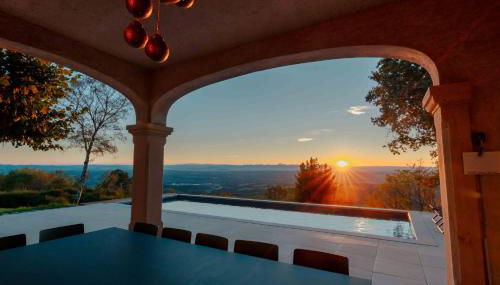 Le mas du roulier, villa provençale chic, 320m2 au calme avec vue 180 sur puy de Dôme - Foto 2