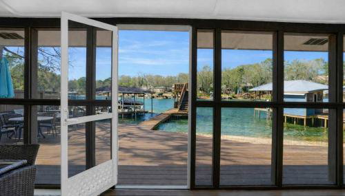 Lakefront Cabin with Private Dock - Foto 2