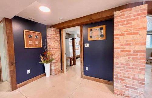 Historical Boiler Maker - Downtown Muskegon - Foto 16