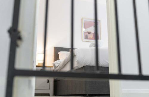 Serviced Apartment in Lanarkshire Close to M8 M74 with Free Parking - Long Stays Available - Foto 26