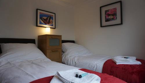 Holt Apartment - Photo 2