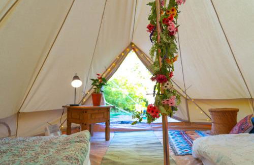 Wood Cabin & 4 Large Bell Tents - Hapus Hideaway - Foto 29