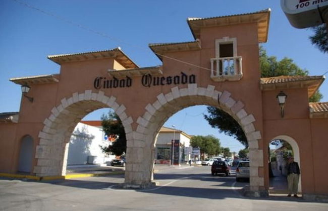 2-bed Apartment 10 min Drive to the Beach! - Foto 21