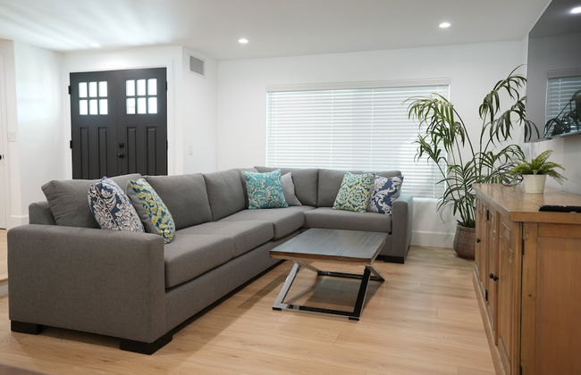 Coming Mid-April 2023! Beautifully upgraded two-story home with backyard oasis - Foto 26