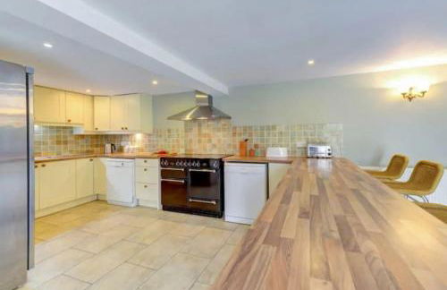 Marshlands House, Sleeps 16 - Country barn with hot tub - Foto 8