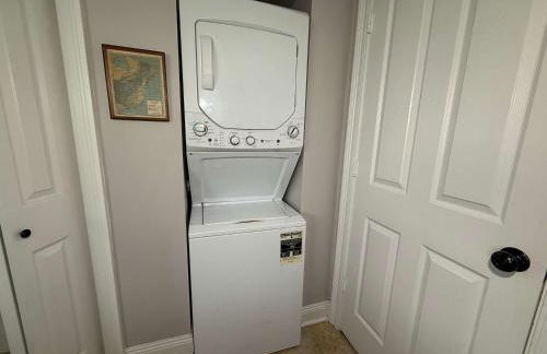 2 bedroom private apt & laundry - Foto 31