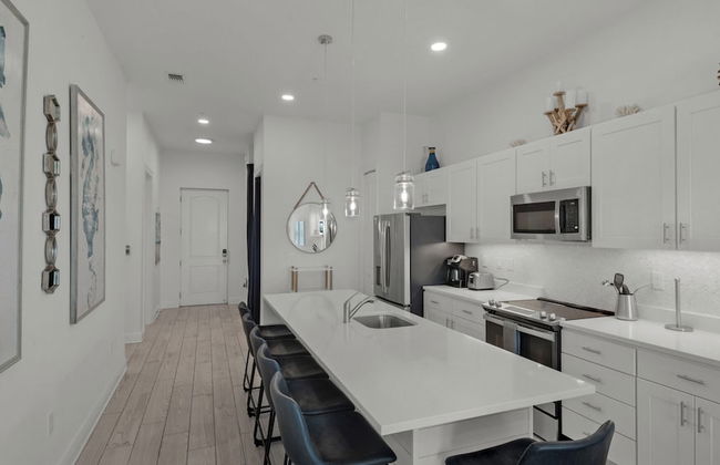 Modern + New Construction & Gulf Views; 3 Pools & Steps to Beach - Foto 9