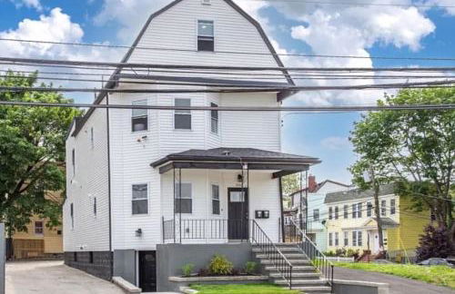 3Bed 2Bath Apt Near NYC plus Parking and Laundry - Foto 47