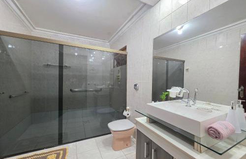 Casa com Piscina próximo Atrativos/ wifi/ garagem - Foto 14