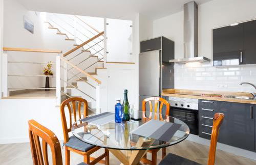 Apartamento Minimalista con Terraza, WiFi y a 1 Minuto de la Playa - ES-279-4 - Foto 2