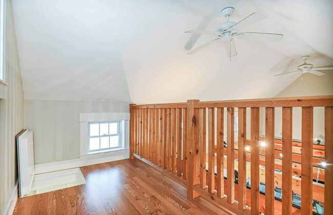 4 BDR w/ Private Hot Tub, Backyard and Deck! - Photo 28