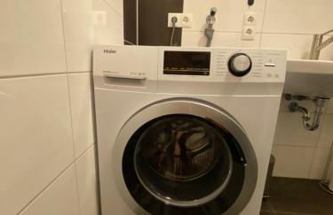 Groß, modern, vollausgestattet, gemütlich mit Küche und Parkplatz für Urlaub oder Business - Foto 32