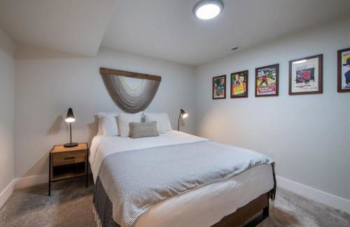 Mid-Century Modern Home - Hot Tub and Game Room - Foto 60