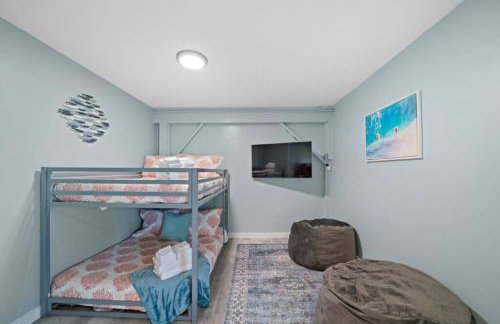 Beach Home with Cowboy Pool, Big Deck and Ocean View - Photo 21