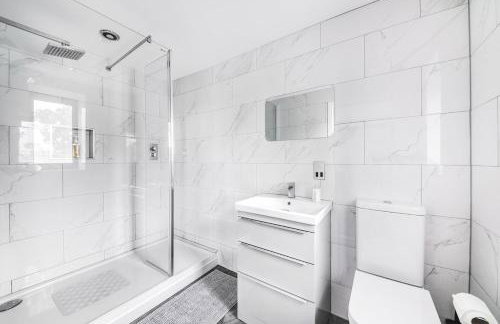 PRIVATE LUXURY BARN IN ITS OWN 0.75ACRES - Photo 8