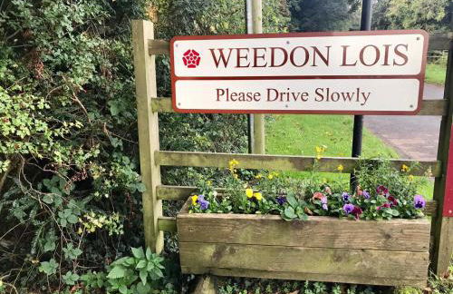 Beautiful Shepherd's Hut - Lois Weedon - Photo 22