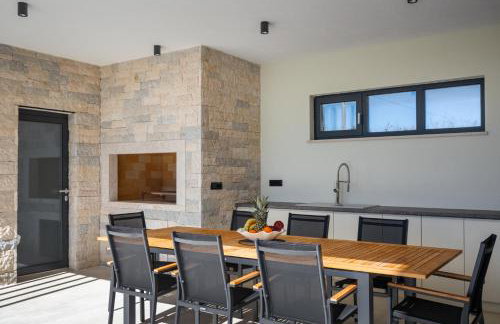 Villa Levita with Pool - Photo 49