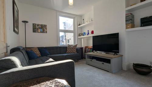 Home away from home by the sea - Foto 4