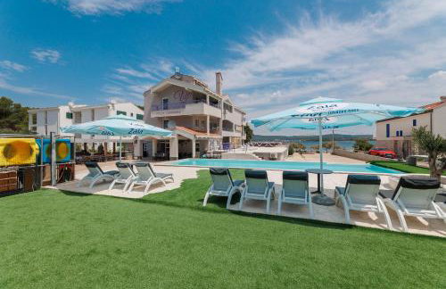 Villa Lavanda - family friendly, beachfront - Photo 1