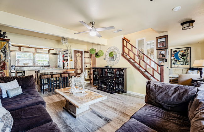 Mr. Wilson - Photo 12