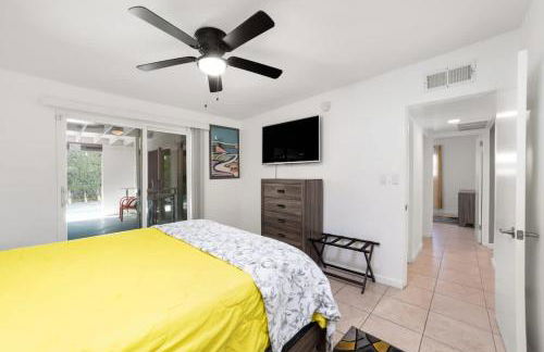 3BR 2BA Home in Palm Springs with Private Pool - Foto 21