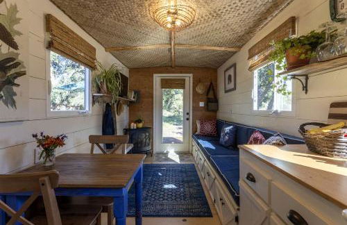 Vintage Tiny House with Spa-Inspired Bathroom in Warner Springs, California - Foto 8