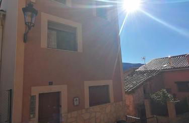 El Castillejo de Camarena de la Sierra - Foto 1