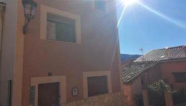 El Castillejo de Camarena de la Sierra - Foto 1