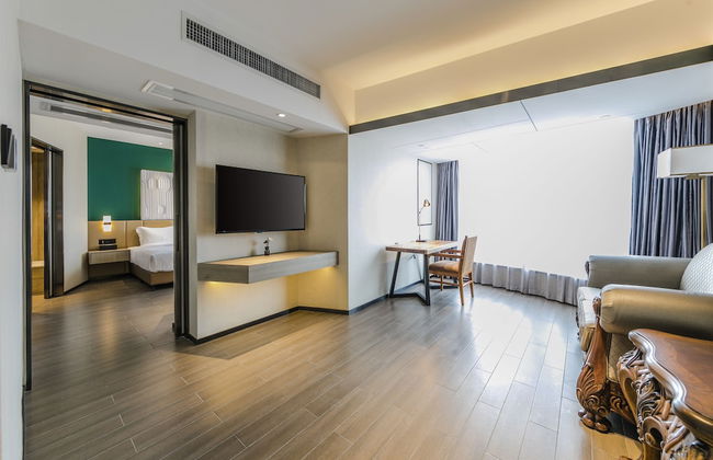 PESHT PREMIER HOTEL - Foto 23