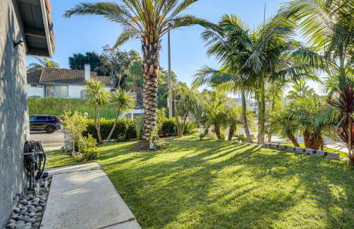 Modern Oceanside Living! Family Home with Workspace - Foto 35