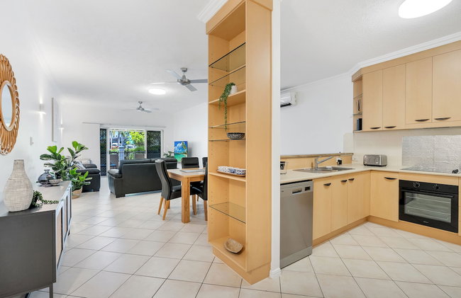 Spacious 3-beds w Direct Access to Pool - Photo 19