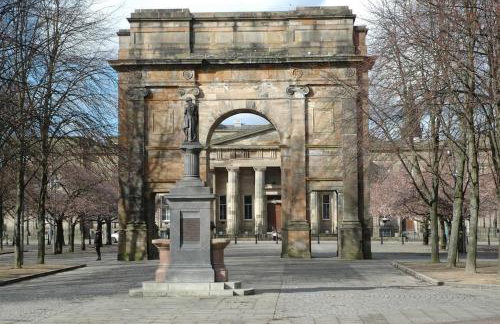 The Nelson - Spacious City Property and Free Parking - Foto 2