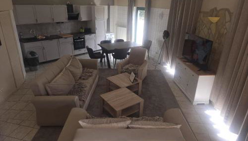 Großes Familienapartment über 2 Etagen mit Weitblick in die Natur - Foto 2