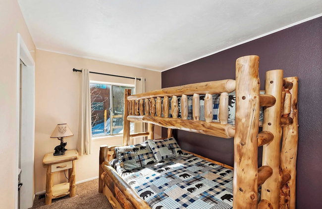 Mountain Palette by Avantstay Hot Tub, Game Room, Deck, Sweeping Views! - Photo 47
