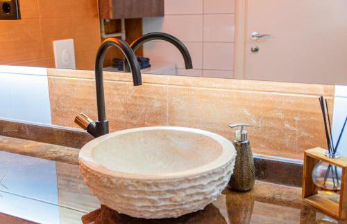 Jacuzzi - Love - BDSM - Extra Luxury - EV chargger - Valentine's Day - Red Room - Flexible SelfCheckIns 28 - Foto 49